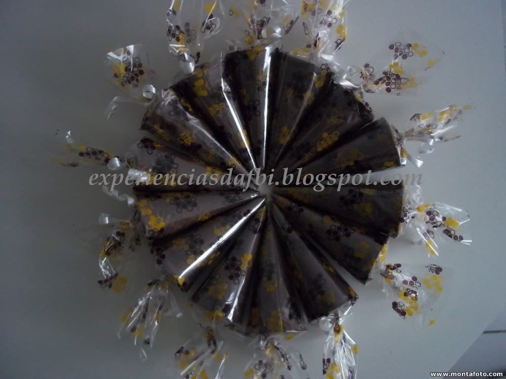 Cone Recheado com Falsa Trufa de Cereja