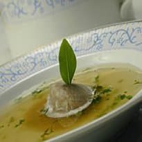 Caldo de Ervas com Purê de Lentilha