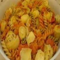 Macarrão tricolor com alcachofra