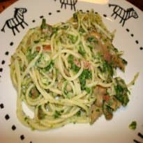 Macarrão ao Molho Gorgonzola e Espinafre