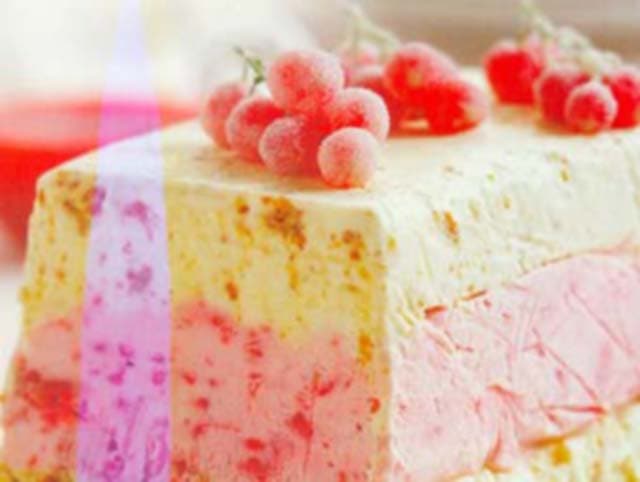 Semifredo com groselhas