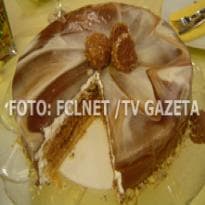 Bolo com Bombom Crocrante e Creme de Avelã