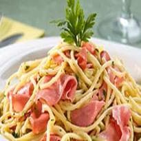 Espaguete à Carbonara e Mortadela Defumada