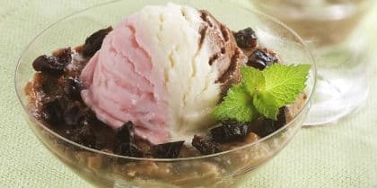 Pavê de ameixa com sorvete