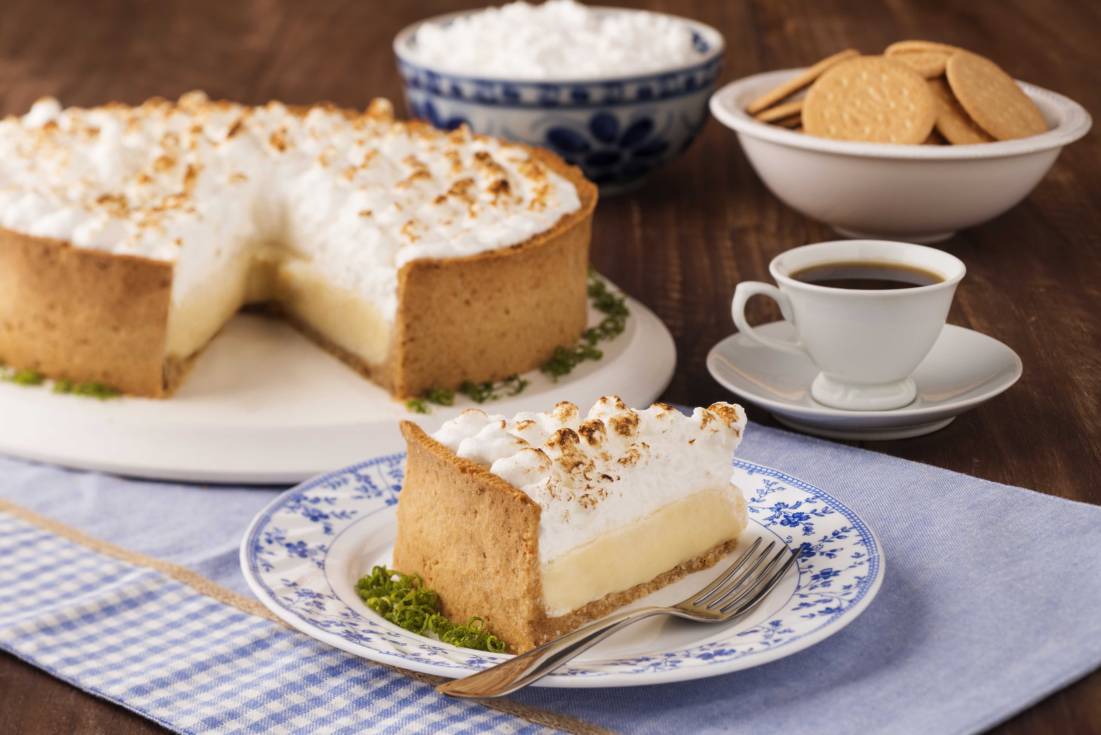 Torta de Limão com Biscoito Maria