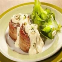 Medalhão com alho poró e azeitonas