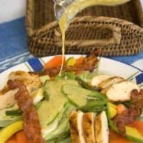 Salada com molho de mel e kiwi