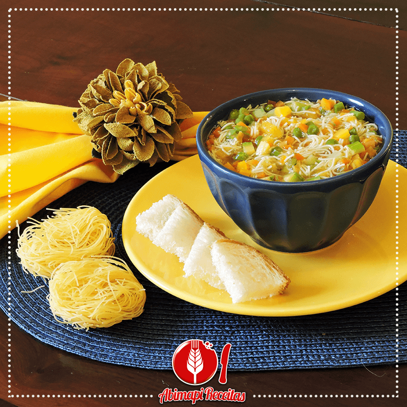 Caldinho de Legumes com Cabelinho de Anjo