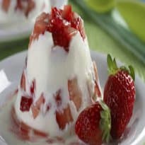 Flã de Coco com Morango