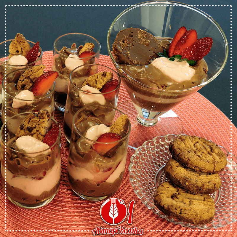 Cookie com Creme de Iogurte de Chocolate