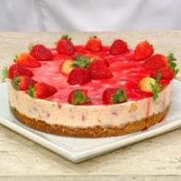Torta de Queijo com Morangos