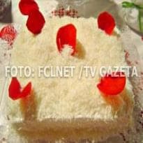 Bolo gelado para aniversário