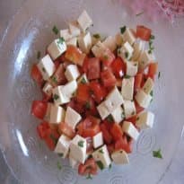 Ricota com Tomate e Manjericão