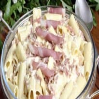 Rigatoni ao molho de presunto cru e queijo