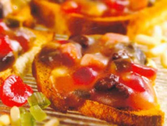 Torradas com alcaparras