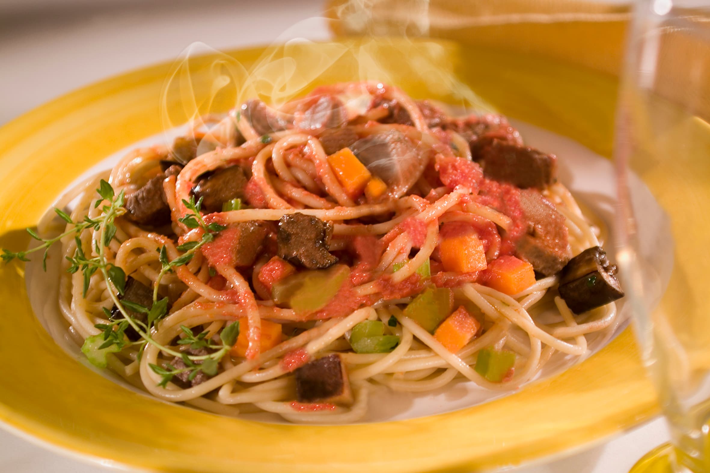 Espaguete ao Molho de Tomate com Carne