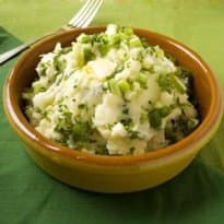 Purê de batatas e cebolinhas