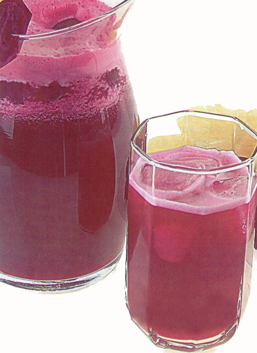 Suco de abacaxi com beterraba