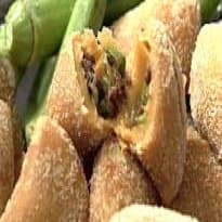 Pastel de carne moída e quiabo