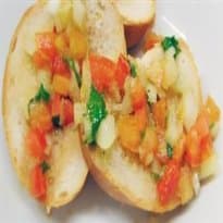 Vinagrete no pão italiano