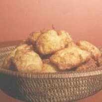 Bolinhos de Fubá e Cebola