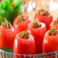 Tomates recheados com lentilha