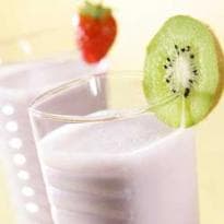 Vitamina cremosa de frutas vermelhas