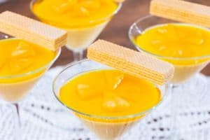 Taça Gelada de Abacaxi com Wafer