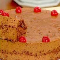 Torta de Biscoito com Chocolate e Cerejas