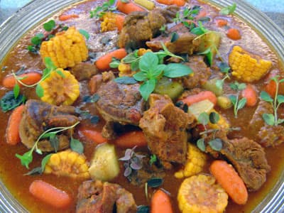 Músculo com verduras e pirão