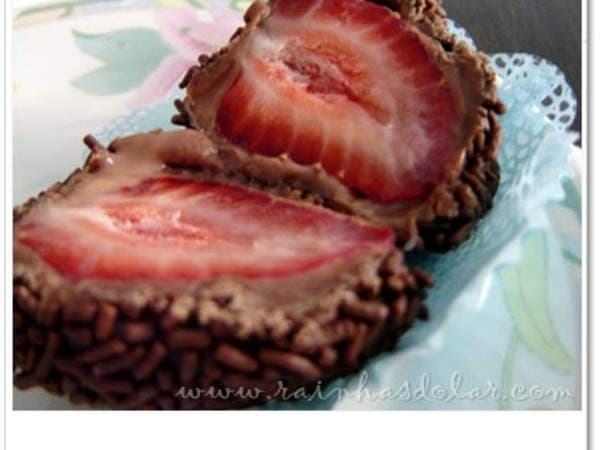 Brigadeiro trufado de morango