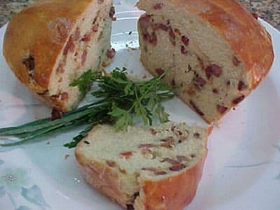 Pão Português com recheio de linguiça