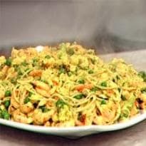 Macarrão com Camarões e Brócolis