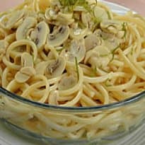 Bucatini com Cogumelo Limão e Alho