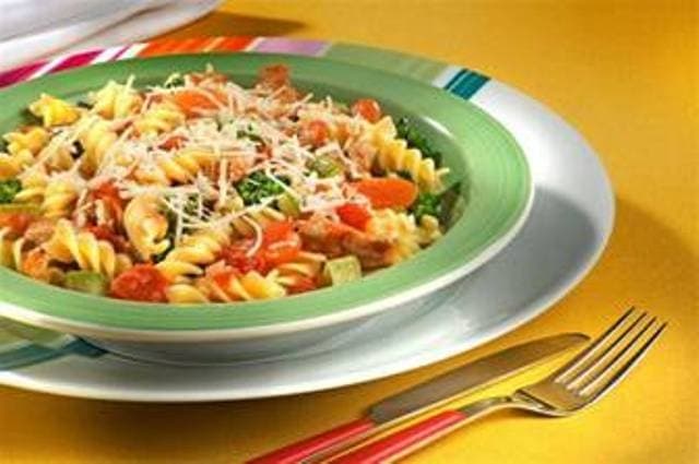 Macarrão Parafuso Nutritivo com Frango e Legumes
