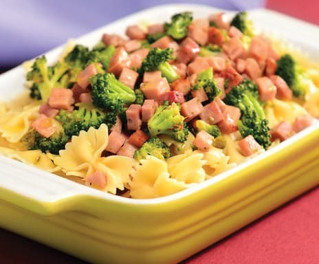 Gravatinha com refogado de presunto e brócolis