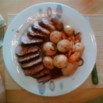 Peito de Pato com Molho de Soja, Mel e Gengibre