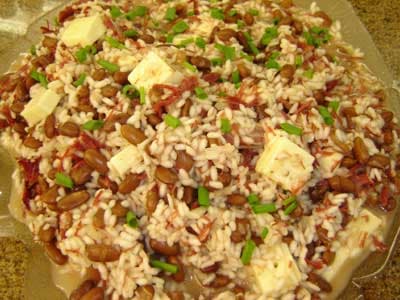 Risoto de feijão, carne seca e queijo de coalho