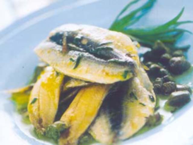 Sardinhas com alcaparras e aromas do Mediterrâneo