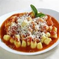 Nhoque de Farinha com Molho de Tomates Frescos