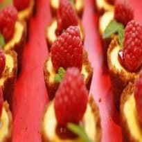 Mini Cheesecakes com Cobertura de Framboesa