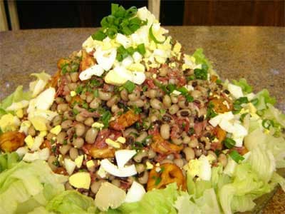 Salada de carne seca, feijão de corda e manteiga de garrafa