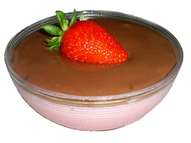 Mousse de morango com cobertura de Chocolate