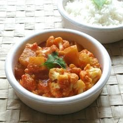 Aloo Gobi (couve-flor com batata à moda indiana)