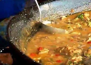 Feijoada de Pintado com Farofa de Banana da Terra