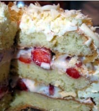 Bolo Chiffon de Limão Siciliano com Morangos