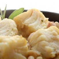 Cozido de Bacalhau com feijão branco e banana da terra