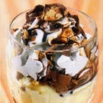 Mousse de leite condensado com sonho de valsa