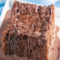 Bolo Gelado de Chocolate com Leite Condensado