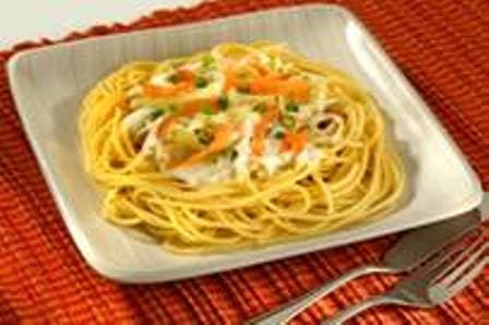 Espaguete ao Molho de Erva Doce com Salmão Defumado